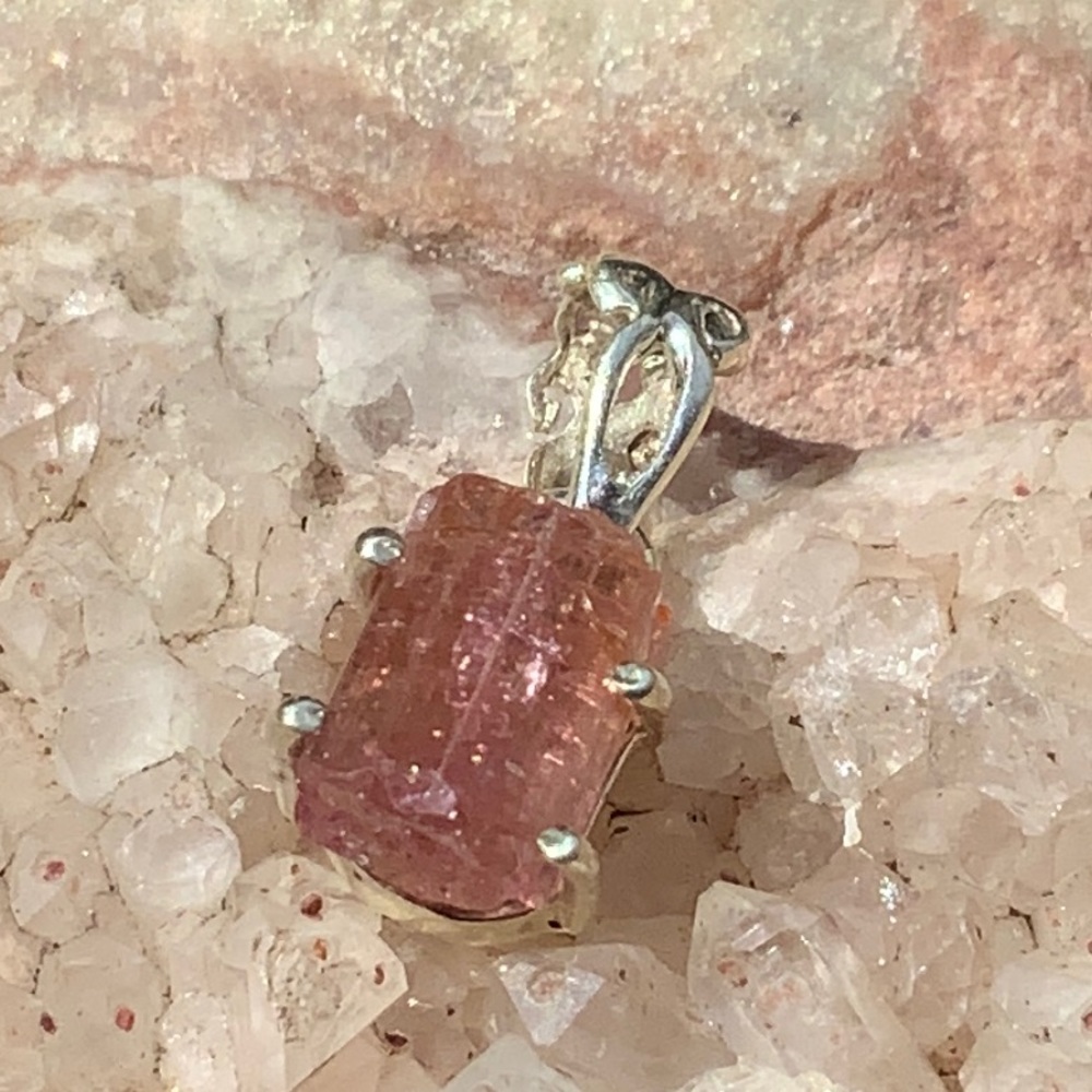 PINK TOURMALINE CRYSTAL 925 STERLING SILVER PENDANT